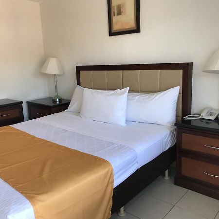 Hotel Guillen Jr Tijuana Exteriör bild