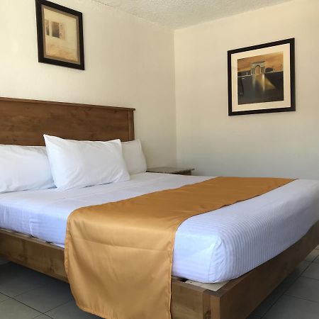 Hotel Guillen Jr Tijuana Exteriör bild