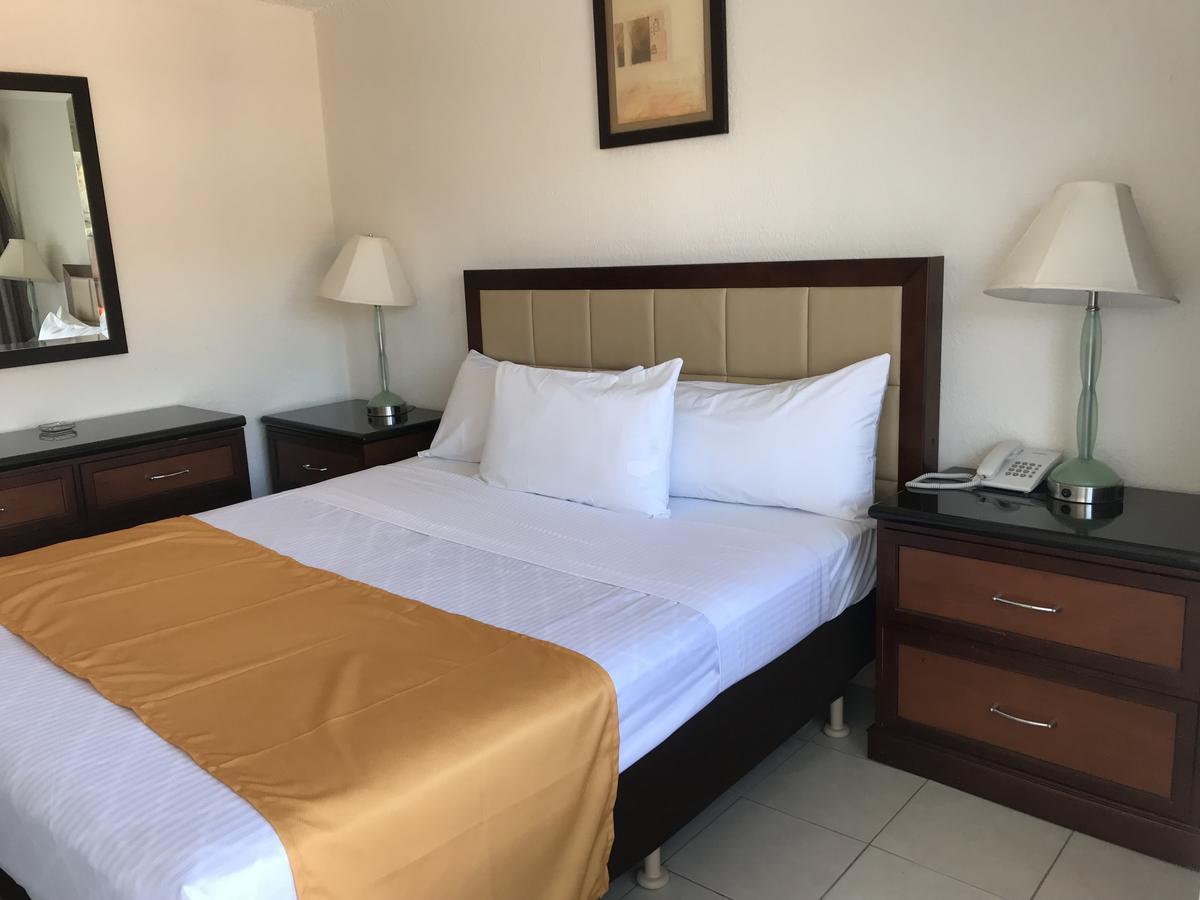 Hotel Guillen Jr Tijuana Exteriör bild