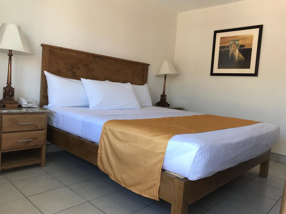Hotel Guillen Jr Tijuana Exteriör bild