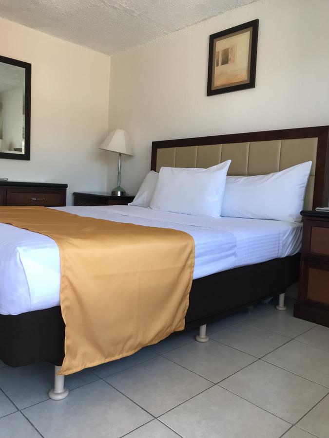 Hotel Guillen Jr Tijuana Exteriör bild