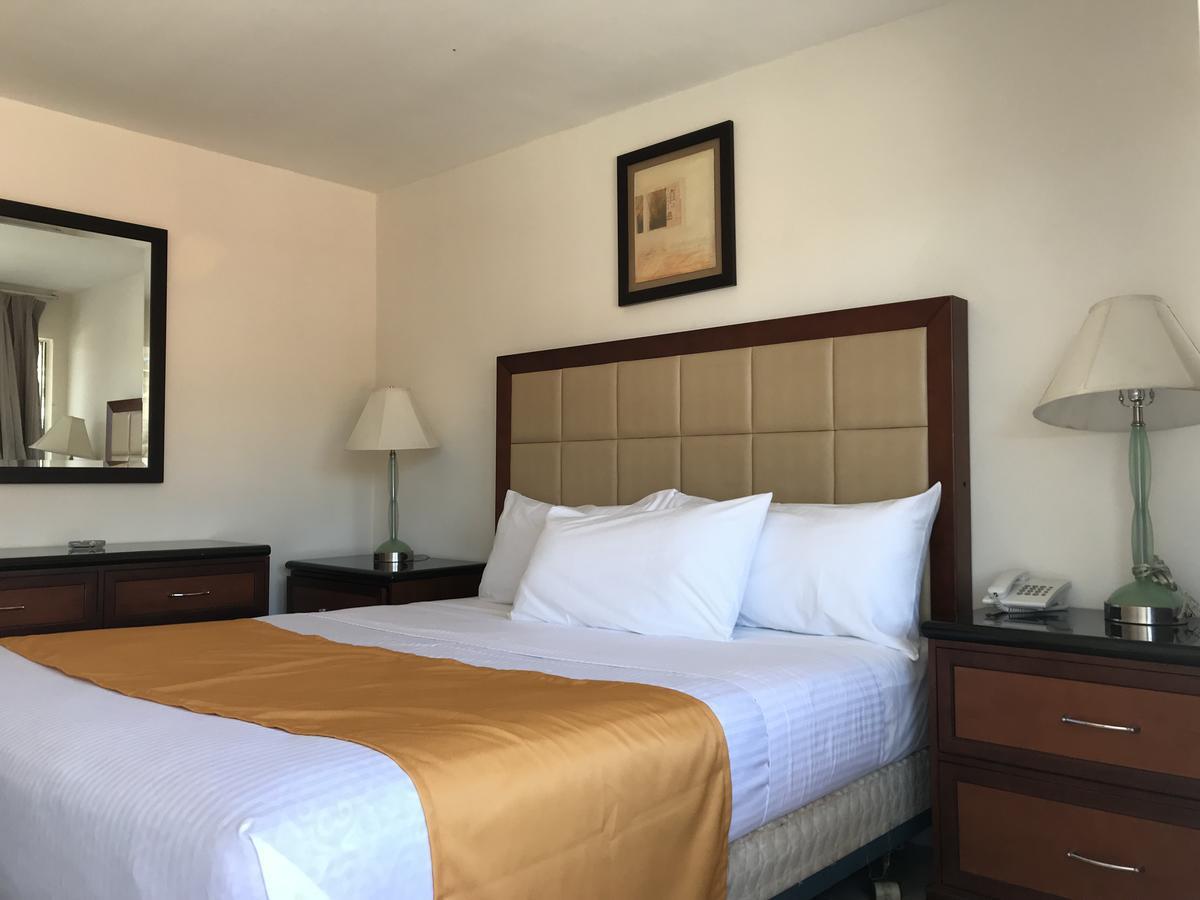 Hotel Guillen Jr Tijuana Exteriör bild