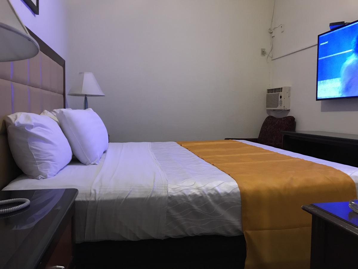 Hotel Guillen Jr Tijuana Exteriör bild